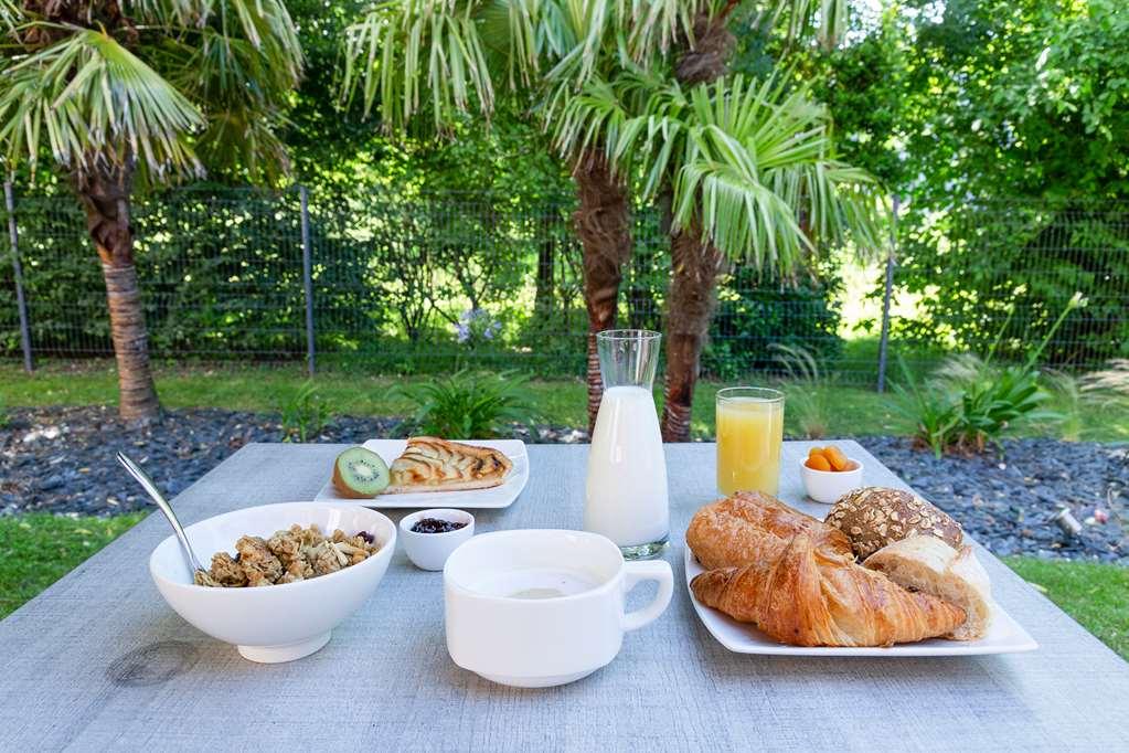 The Originals Boutique Hotel Restaurant Saint James, Монтегю Удобства фото